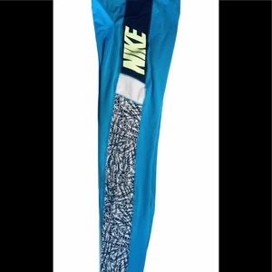 Nike Mid Rise Capri Leggings|Baby Blue|Sz S